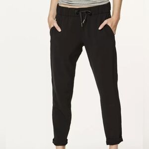 Lululemon On The Fly Pant
Woven Black Women's Jogger Pants